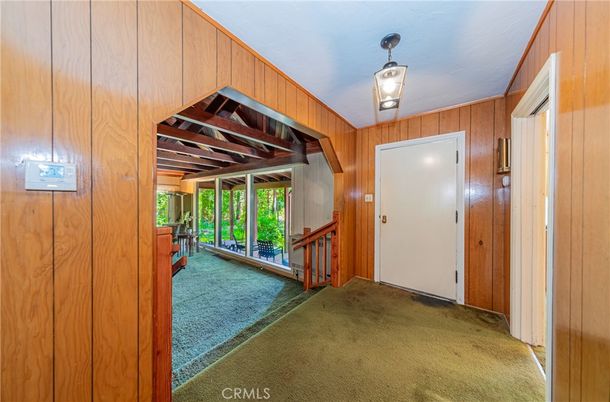 Empty room, Interior, Wooden Beams, Wooden Walls
