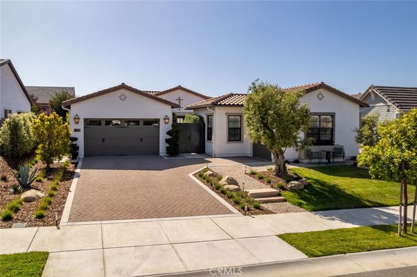 Attached, Exterior, Facade, Spanish Mediterranean