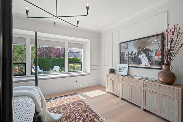 Interior, Pendant Lights, Wood Texture Flooring