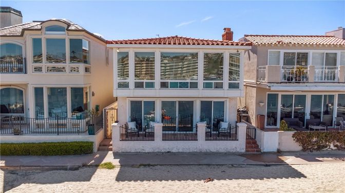 Exterior, Facade, Mediterranean