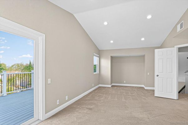 Empty room, Interior, Recessed Lighting