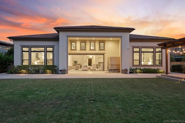 Backyard, Exterior, Facade, Modern
