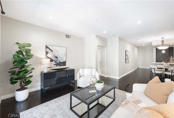 Dining room, Interior, Living room, Pendant Lights, Recessed Lighting, Wood Texture Flooring