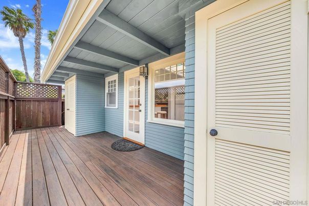 Exterior, Wood Texture Flooring