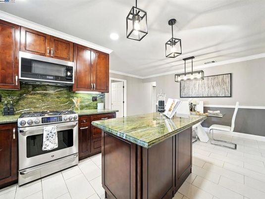 Dining room, Interior, Kitchen, Pendant Lights, Recessed Lighting, Stainless Steel Appliances