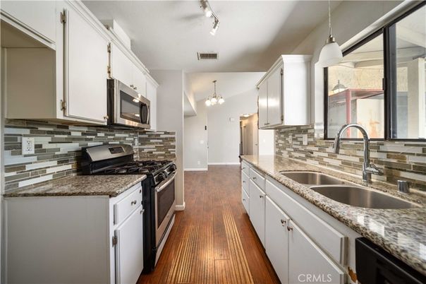 Interior, Kitchen, Pendant Lights, Wood Texture Flooring