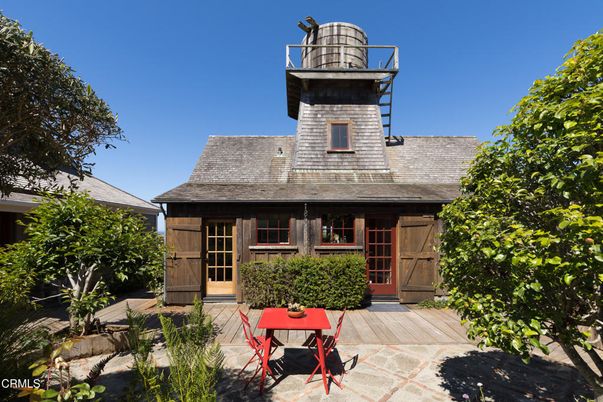Exterior, Facade, Cape Cod