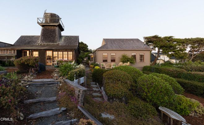 Backyard, Exterior, Facade, Cape Cod
