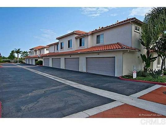 Attached, Exterior, Facade, Mediterranean
