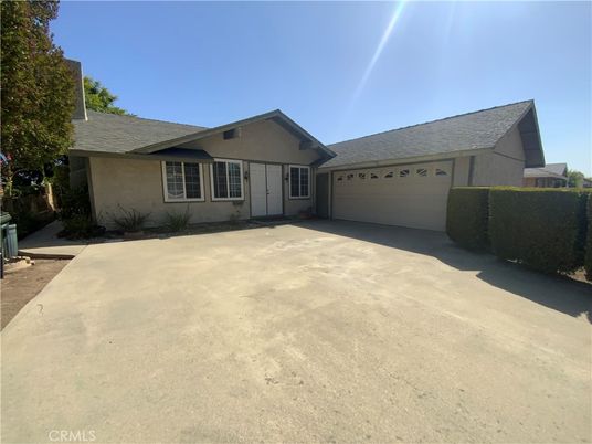 Attached, Exterior, Facade, Ranch