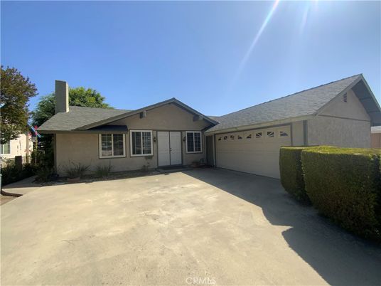 Attached, Exterior, Facade, Ranch