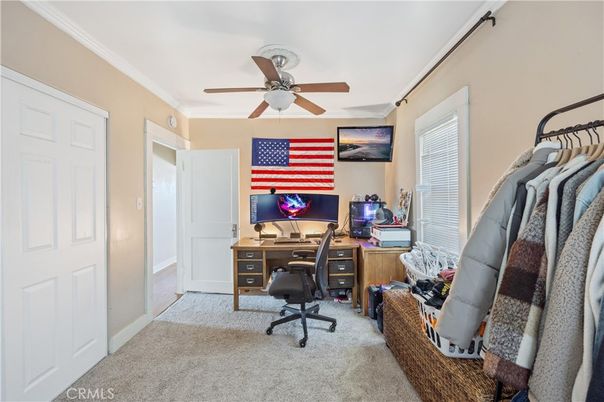 Home Office, Interior