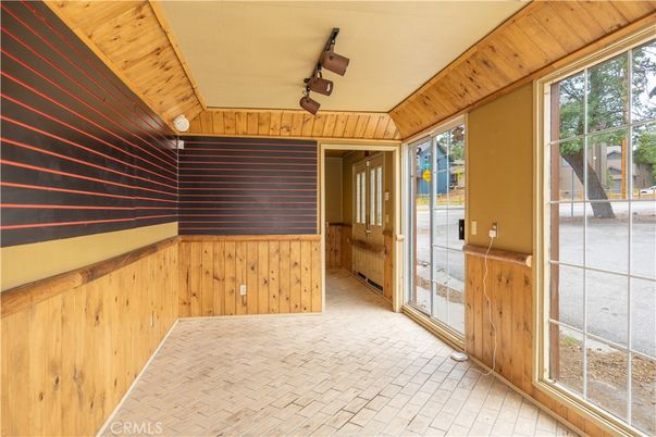 Empty room, Interior, Wooden Ceilings, Wooden Walls