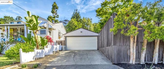 Detached Garage, Exterior