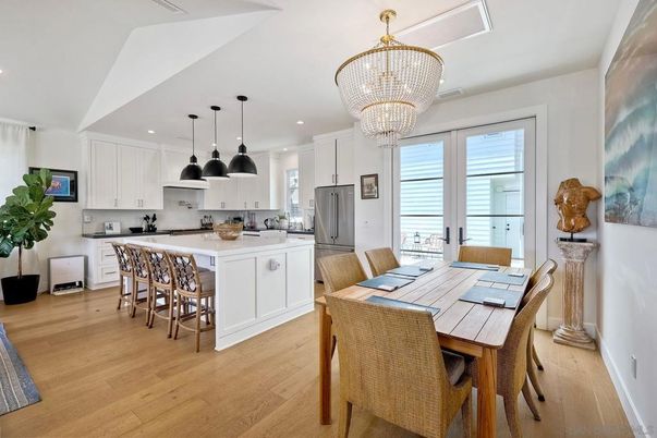 Chandelier, Dining room, Interior, Kitchen, Pendant Lights, Recessed Lighting, Wood Texture Flooring