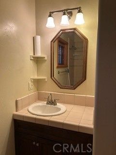 Bathroom, Interior, Tile Countertops