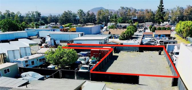 Exterior, Drone