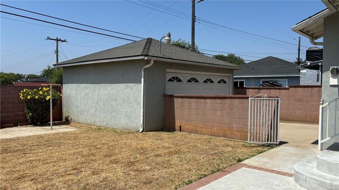 Backyard, Detached Garage, Exterior