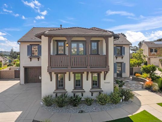 Attached, Exterior, Facade, Mediterranean