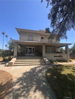 Exterior, Facade, American Foursquare