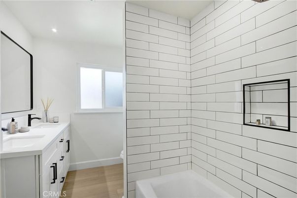 Bathroom, Interior, Recessed Lighting, Wood Texture Flooring