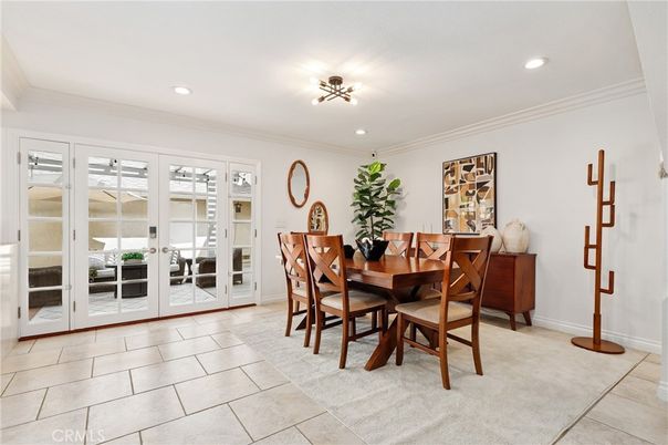 Dining room, Interior, Recessed Lighting
