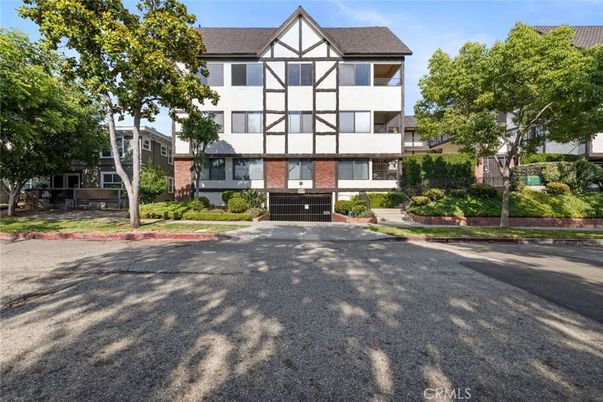 Exterior, Facade, Brick Facade, Tudor Revival