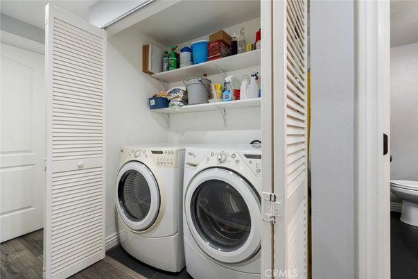 Interior, Utility Closets, Washer, Wood Texture Flooring