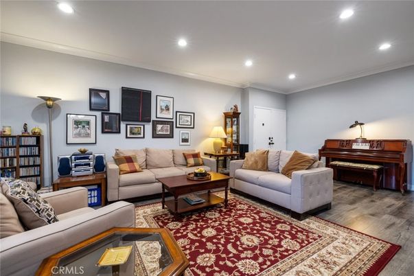 Interior, Living room, Piano, Recessed Lighting, Wood Texture Flooring