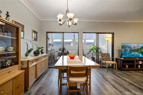 Chandelier, Dining room, Interior, Water, Wood Texture Flooring