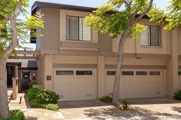 Attached, Exterior, Facade, Modern