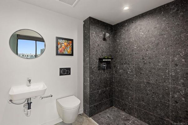 Bathroom, Interior, Recessed Lighting