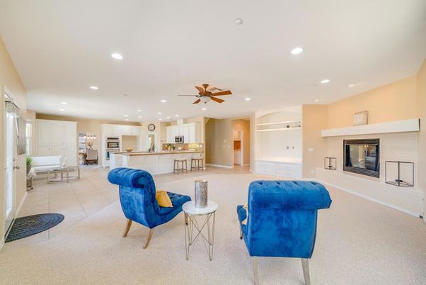 Fireplace, Interior, Kitchen, Recessed Lighting