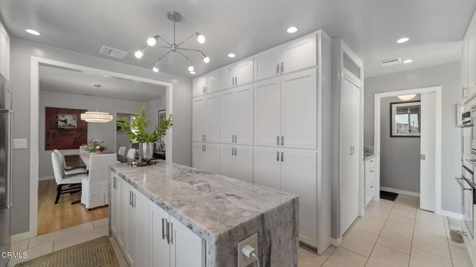 Dining room, Interior, Kitchen, Pendant Lights, Recessed Lighting, Wood Texture Flooring