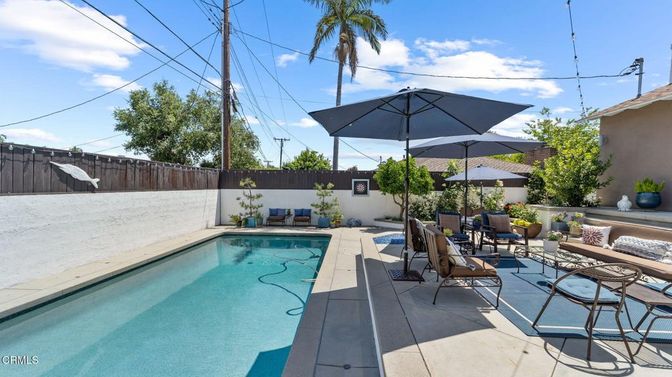 Exterior, Pool