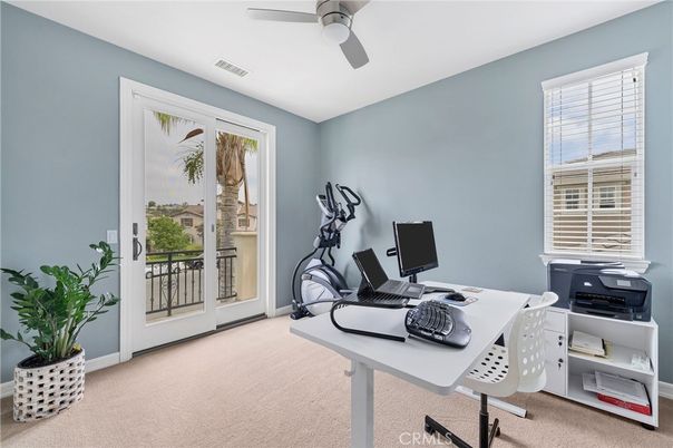 Home Office, Interior