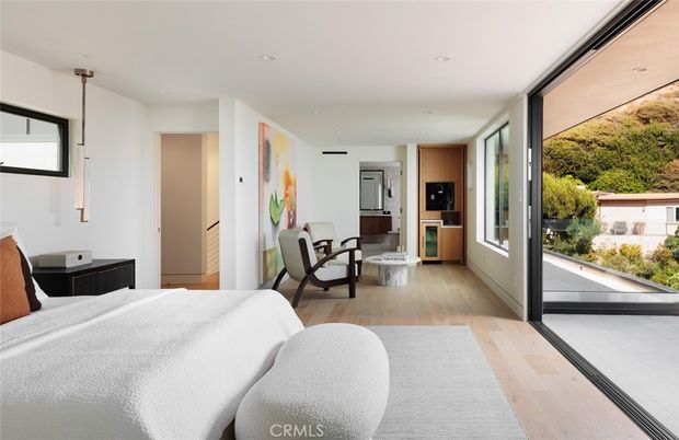 Bedroom, Interior, Pendant Lights, Recessed Lighting, Wood Texture Flooring