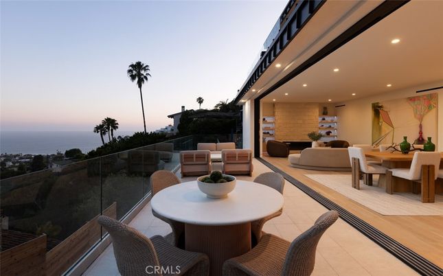 Dining room, Exterior, Recessed Lighting, Water