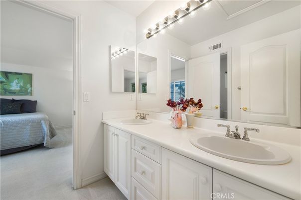 Bathroom, Bedroom, Dual Sink Vanities, Interior