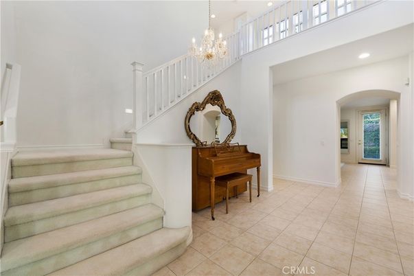 Chandelier, Interior, Piano, Recessed Lighting