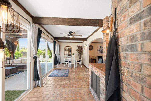 Dining room, Fireplace, Interior