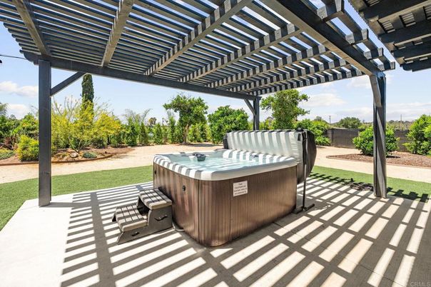 Exterior, Hot Tub
