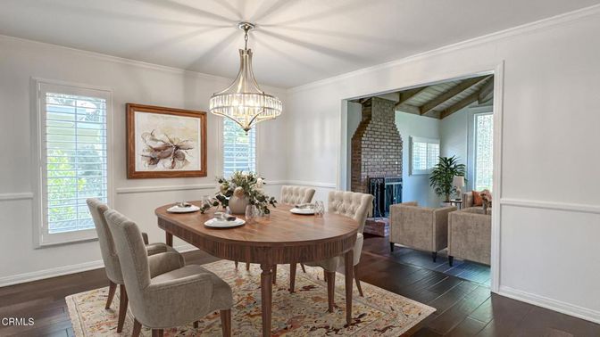 Chandelier, Dining room, Fireplace, Interior, Wood Texture Flooring