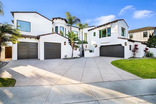 Attached, Exterior, Facade, Spanish Mediterranean