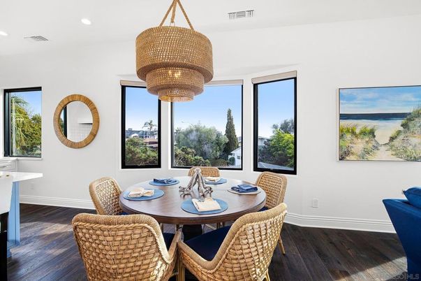 Chandelier, Dining room, Interior, Recessed Lighting, Wood Texture Flooring