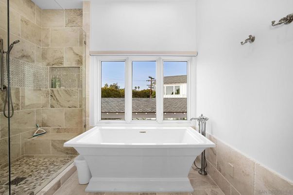 Bathroom, Free Standing Baths, Glass Shower, Interior
