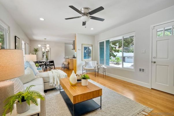 Dining room, Interior, Living room, Pendant Lights, Recessed Lighting, Wood Texture Flooring