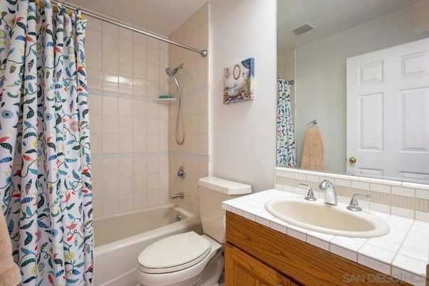 Bathroom, Interior, Tile Countertops