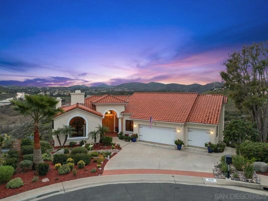 Attached, Exterior, Facade, Mediterranean
