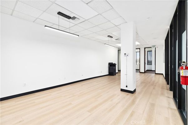 Interior, Pendant Lights, Recessed Lighting, Wood Texture Flooring